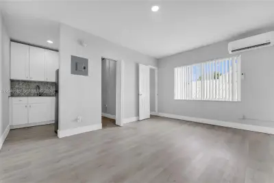 6647 SW 59th Pl #202, South Miami: photo 1 of 13
