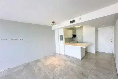 2350 NE 135th St #1501, North Miami: photo 1 of 12