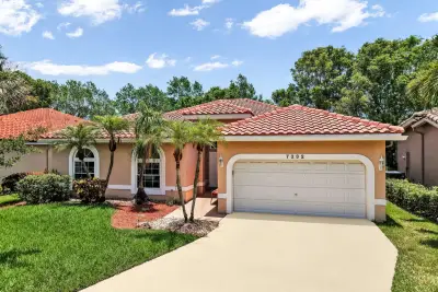 7232 NW 58th Way, Parkland: photo 1 of 38