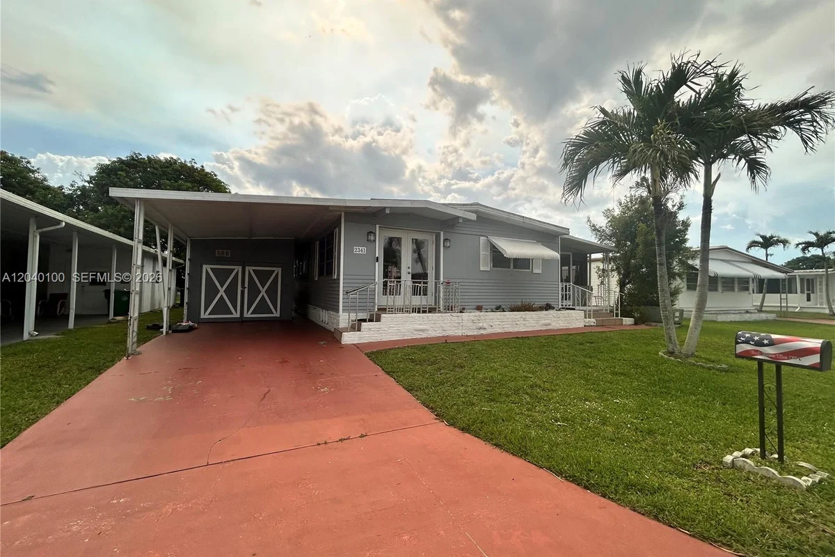 2341 SW 84th Ave, Davie: photo 1 of 51