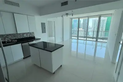 92 SW 3 St #3311, Miami: photo 1 of 14