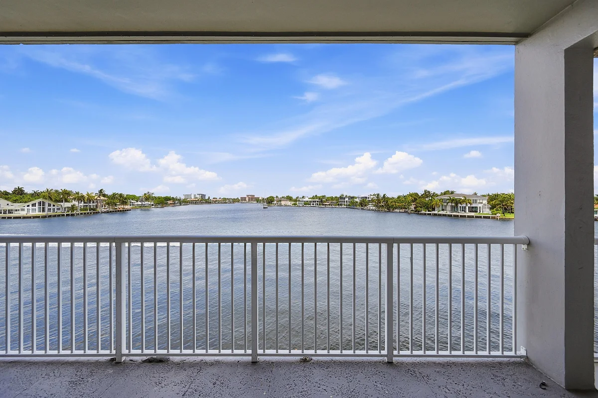 1201 S Riverside Dr #306, Pompano Beach: photo 1 of 53