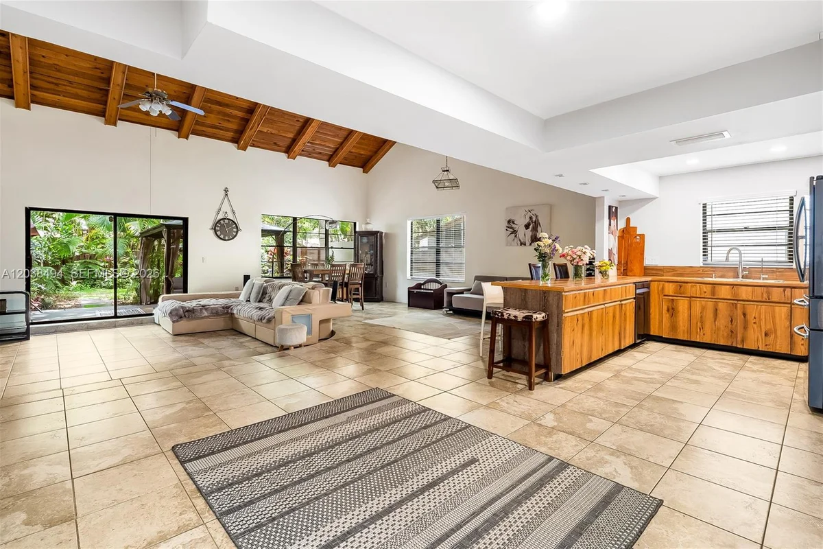 3340 Oak Dr, Hollywood: photo 1 of 66