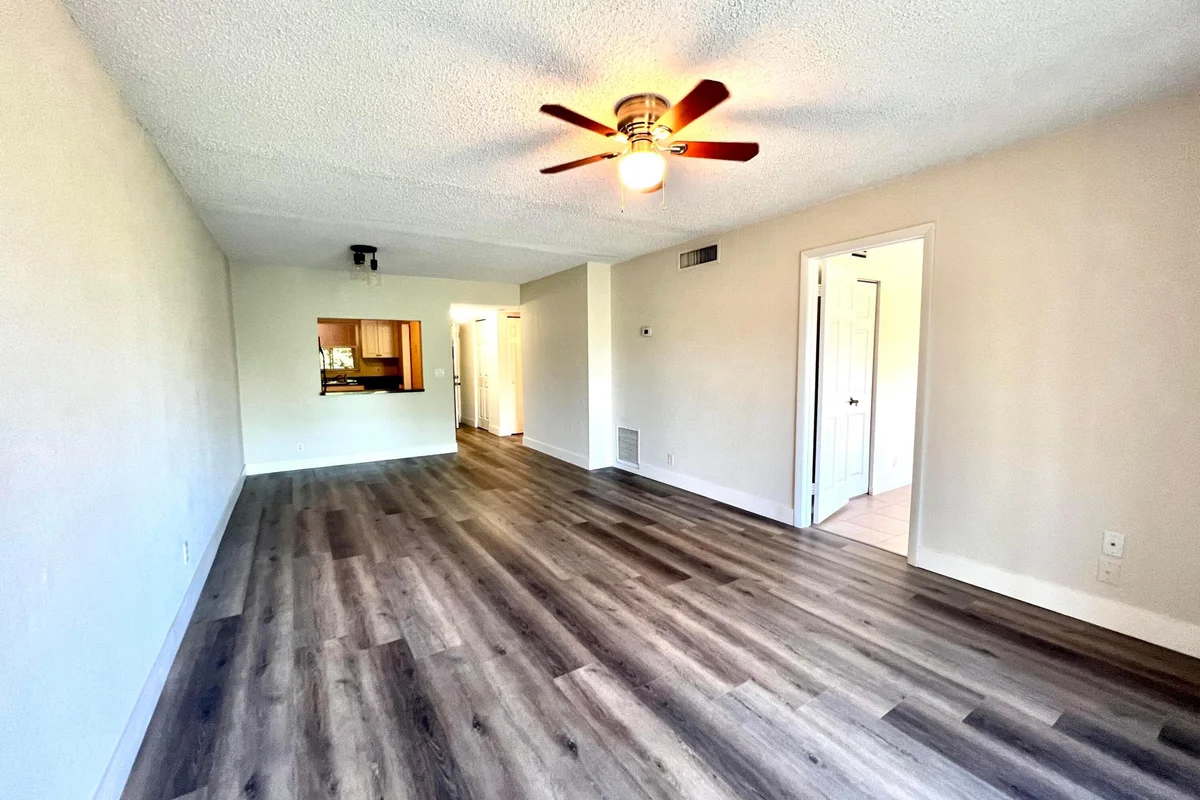 120 Sparrow Dr #302, Royal Palm Beach: photo 1 of 20