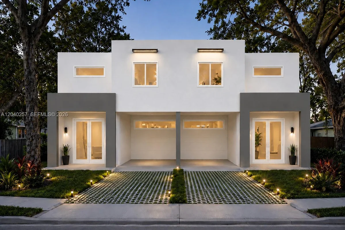 53 NE 60 St, Miami: photo 1 of 3