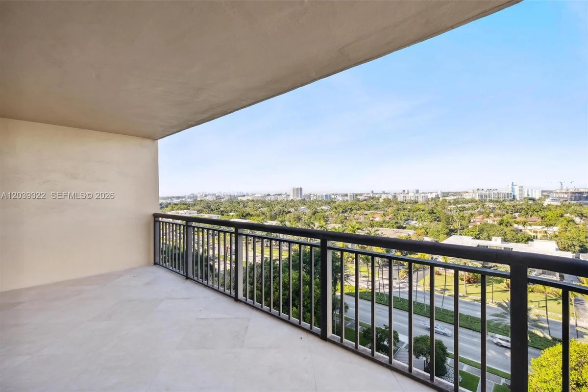 10175 Collins Ave #907, Bal Harbour: photo 1 of 32