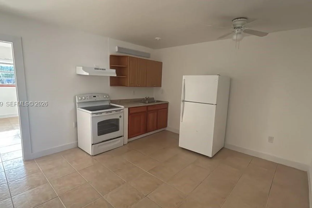 8450 NE Miami Ct #4, Miami: photo 1 of 8
