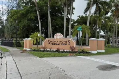 17640 NW 73rd Ave #204-19, Hialeah: photo 1 of 14
