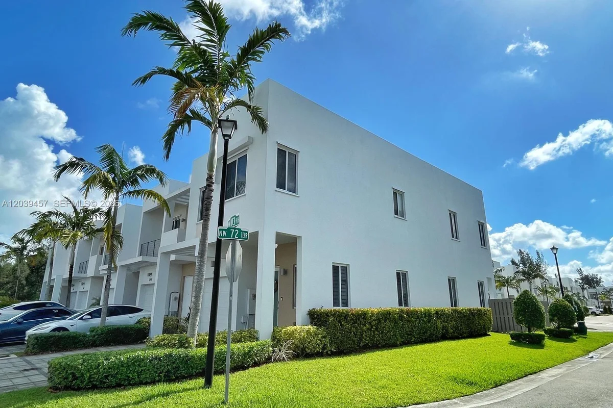 7243 NW 103rd Path, Doral: photo 1 of 55
