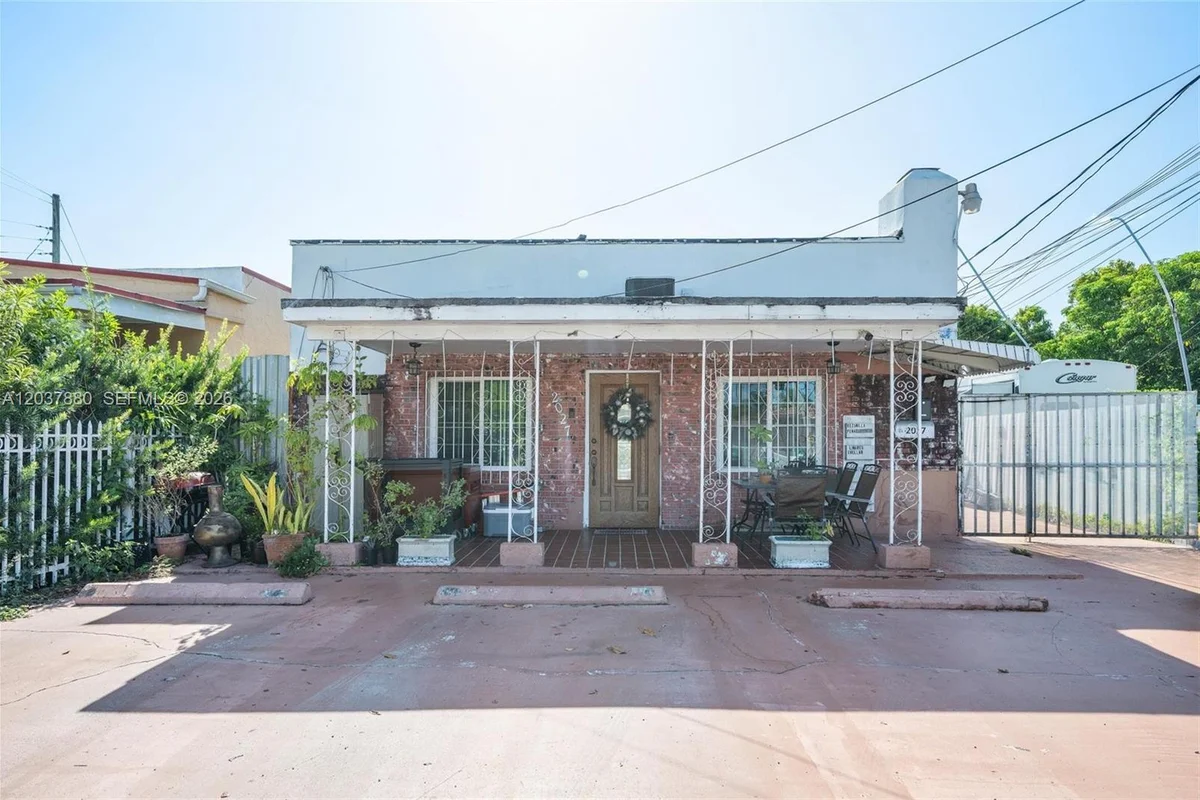 2027 SW 58th Ave, Miami: photo 1 of 4
