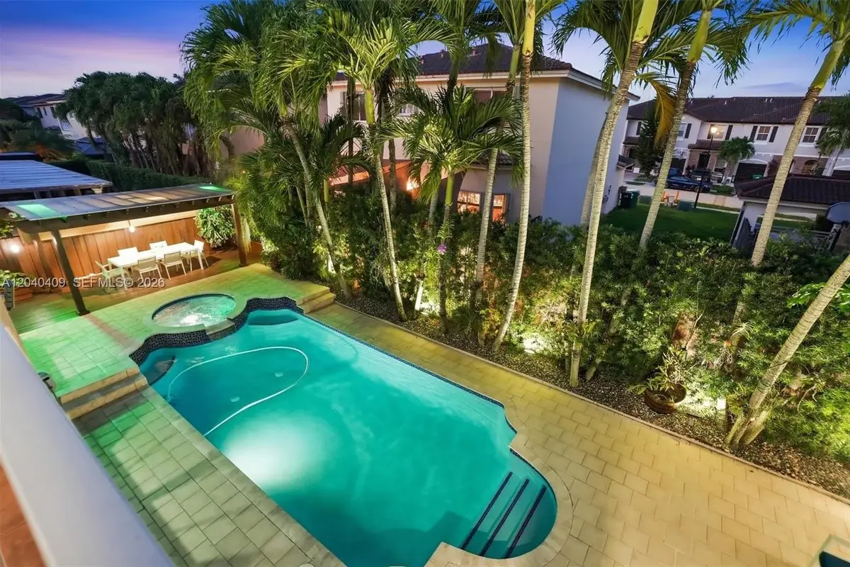 2517 SW 148th Ct, Miami: photo 1 of 97