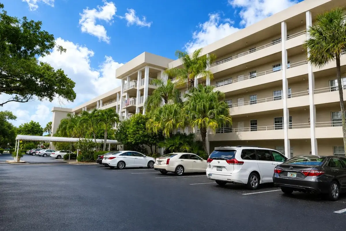804 Cypress Blvd #104, Pompano Beach: photo 1 of 16