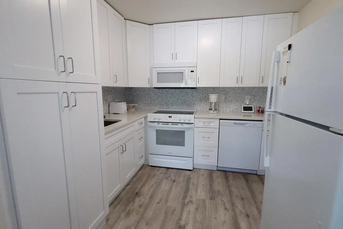 50 Plymouth, West Palm Beach: photo 1 of 48