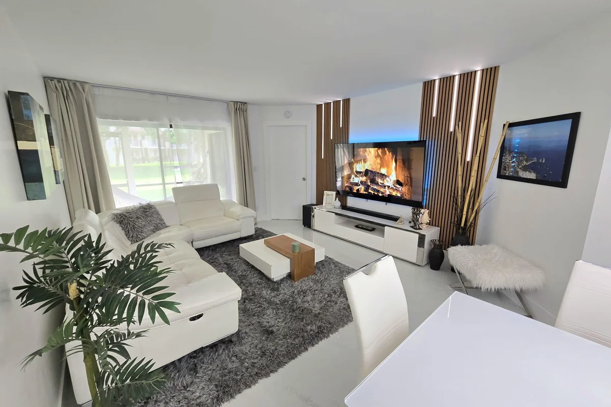 5577 Courtyard Dr, Margate: photo 1 of 27