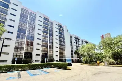 16909 N Bay Rd #116, Sunny Isles Beach: photo 1 of 19