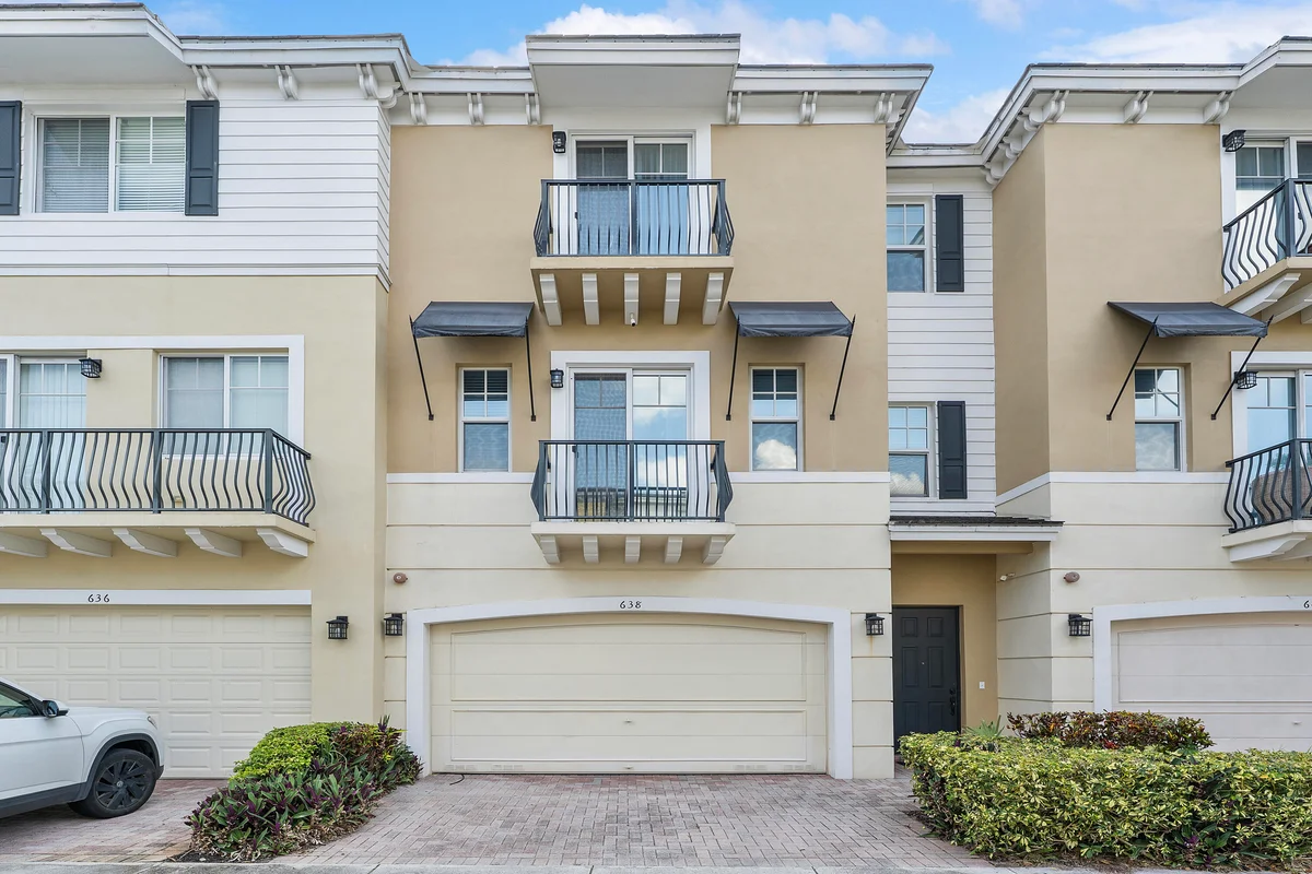 638 NW 38th Cir, Boca Raton: photo 1 of 57