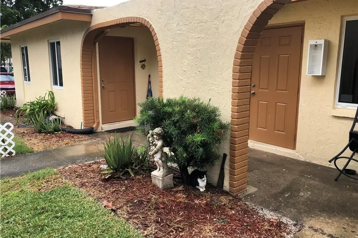 1796 NW 52nd Ave, Lauderhill: photo 1 of 13