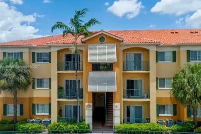 7350 NW 114th Ave #103, Doral: photo 1 of 8
