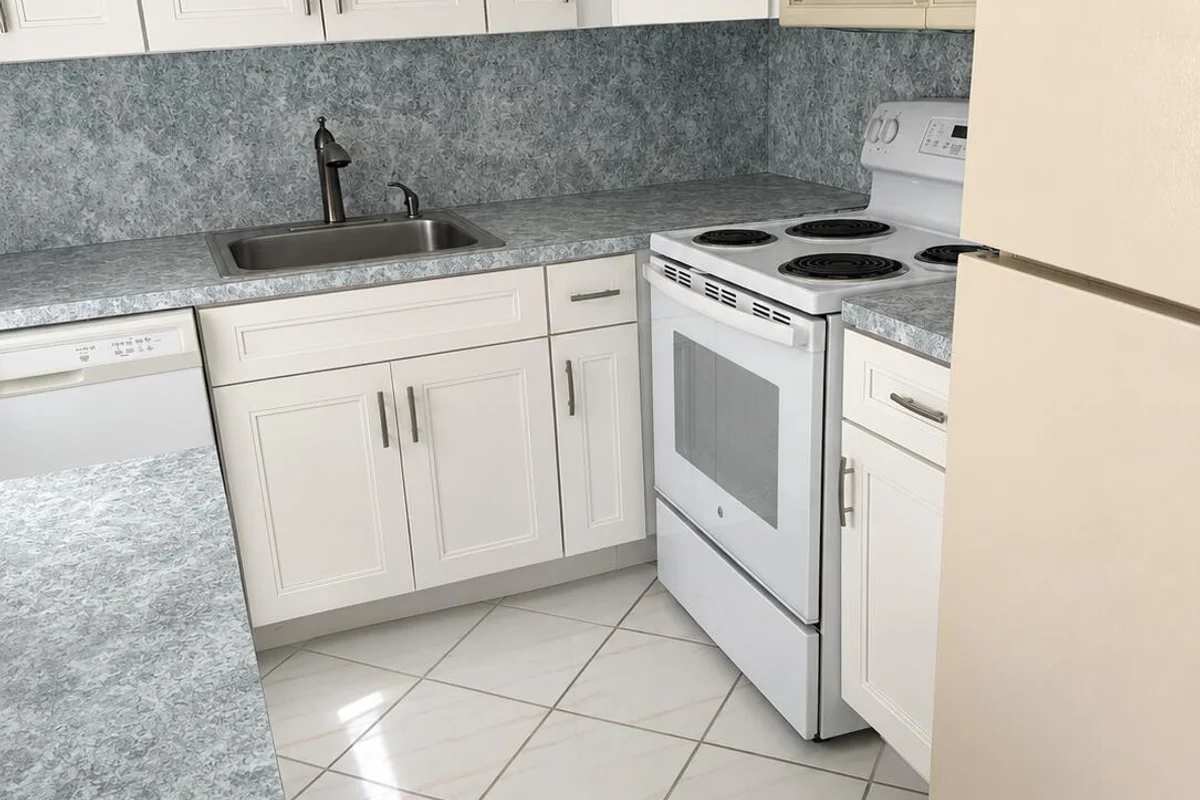 305 Fanshaw H, Boca Raton: photo 1 of 9