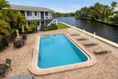 1814 E Oakland Park #41, Oakland Park: photo 1 of 9