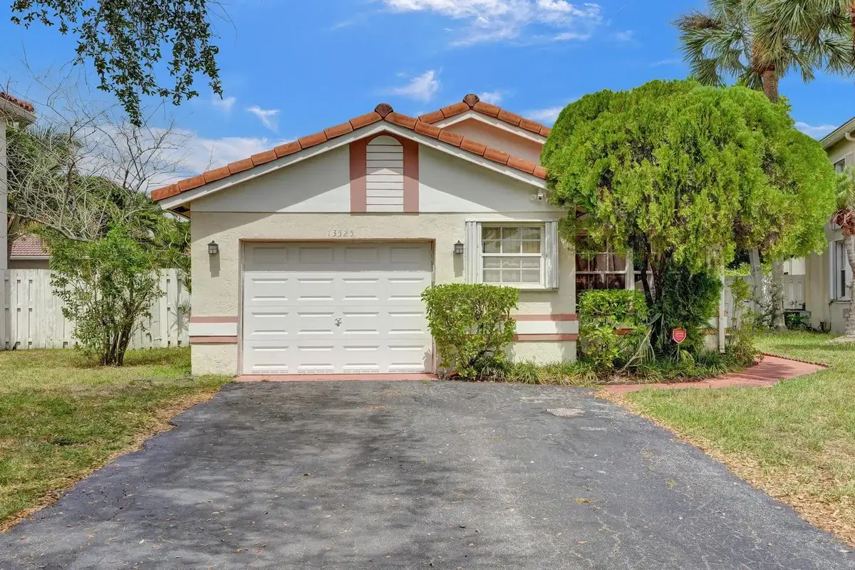 13525 NW 5th Ct, Plantation: photo 1 of 15