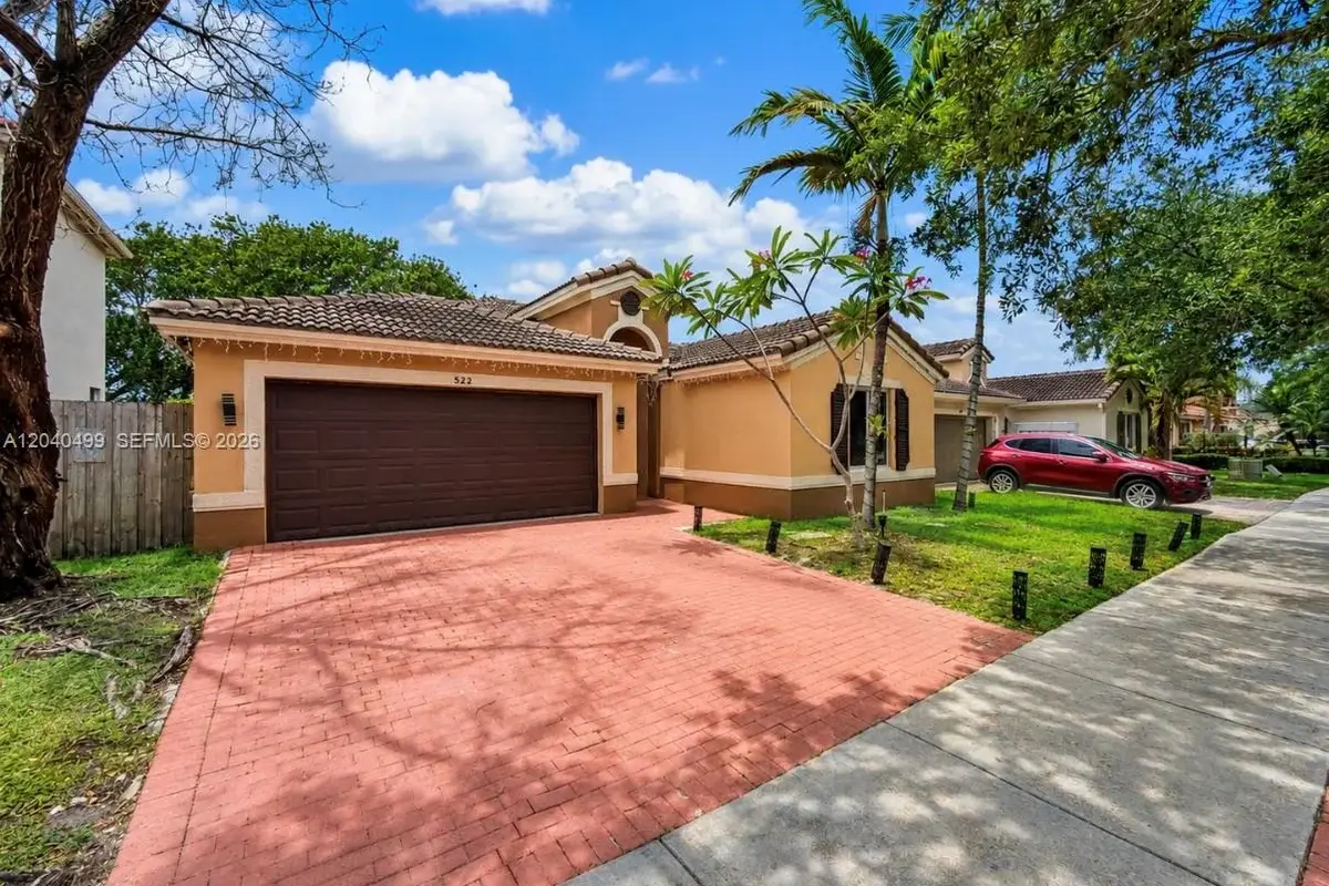 522 NE 20th Ave, Homestead: photo 1 of 19