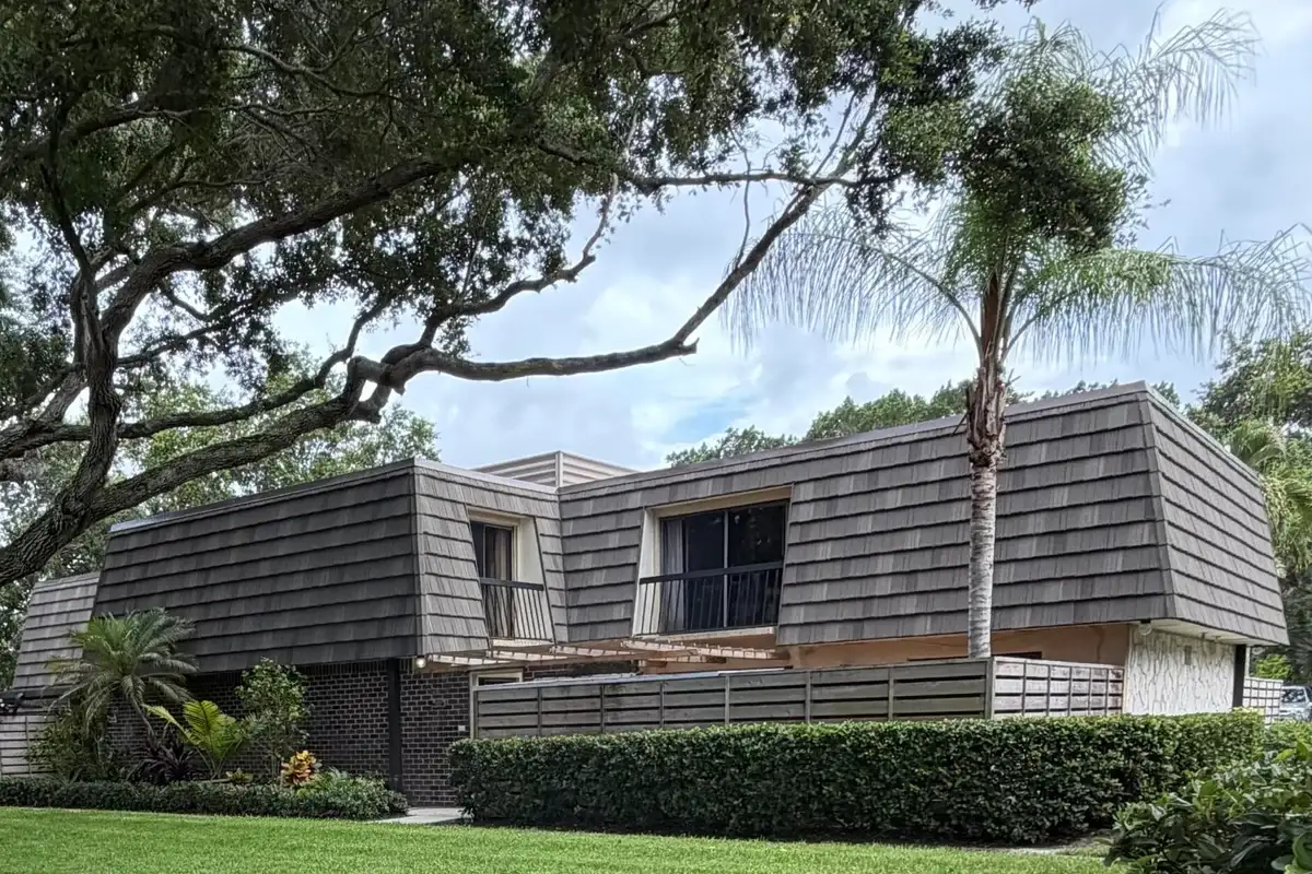 511 5th Ter, Palm Beach Gardens: photo 1 of 21