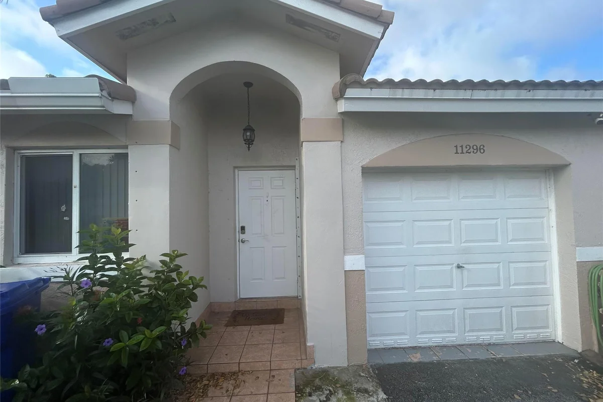 11296 SW 17th Ct, Miramar: photo 1 of 33