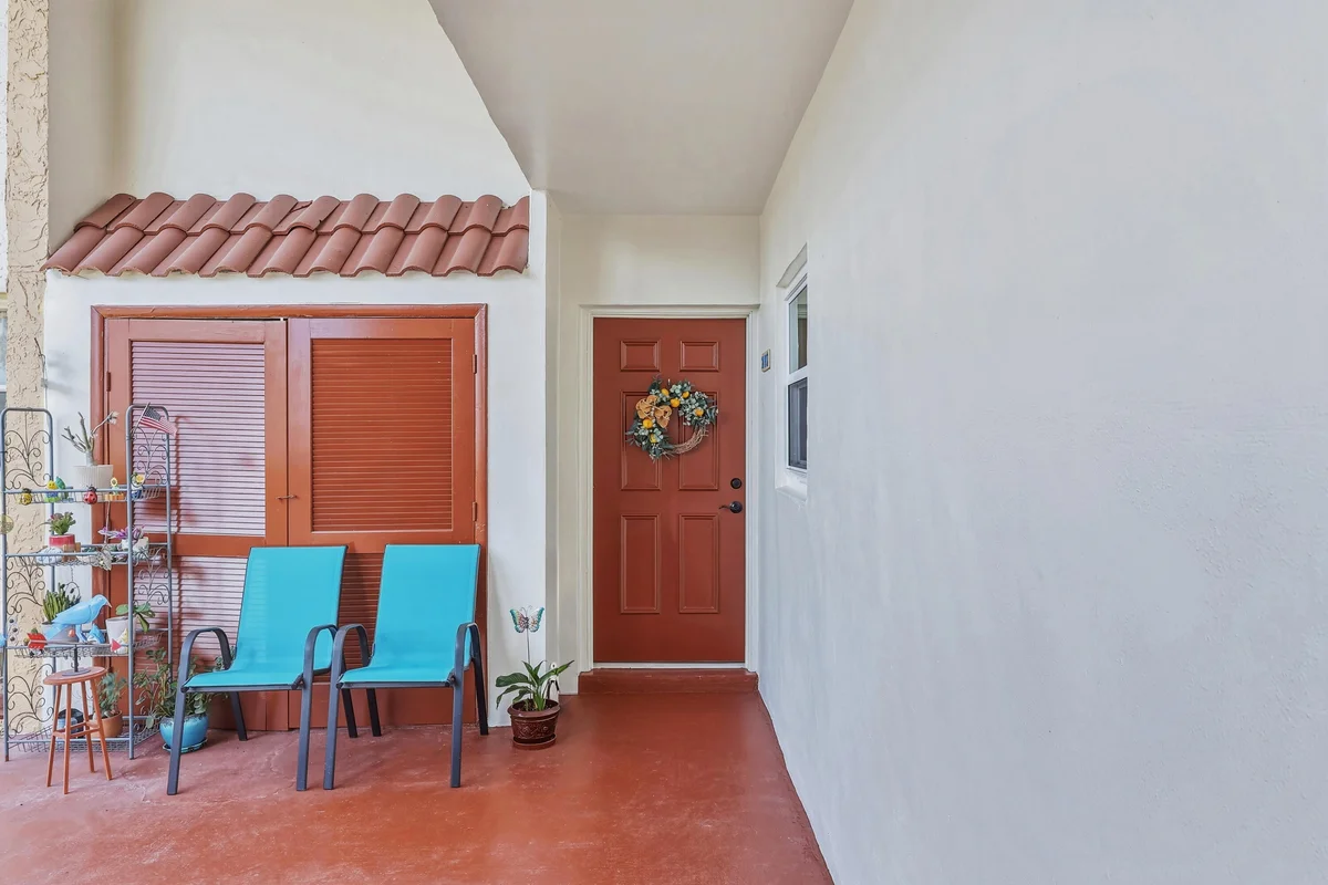 215 Lake Carol Dr, West Palm Beach: photo 1 of 18