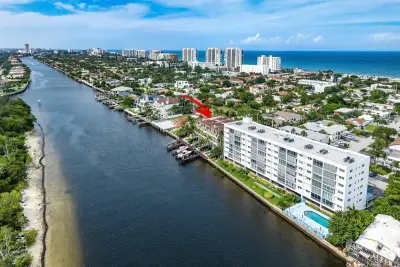 453 NE 19th Ave, Deerfield Beach: photo 1 of 62
