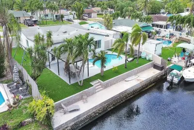 4480 SW 34th Dr, Dania Beach: photo 1 of 1