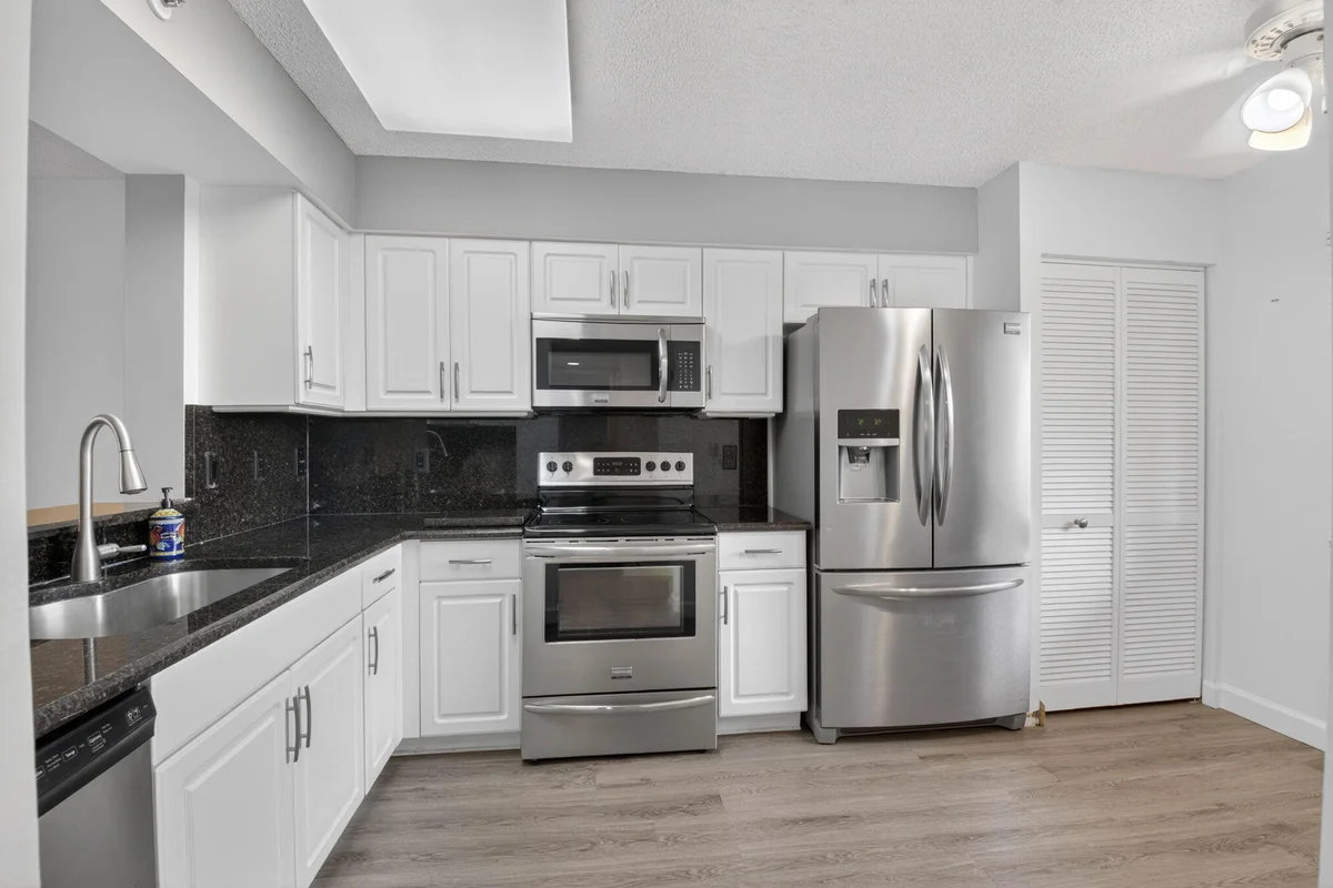 6080 Huntwick Ter #405, Delray Beach: photo 1 of 60