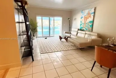 1701 S Ocean Dr #105, Hollywood: photo 1 of 11