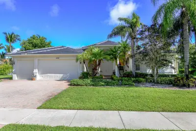 4676 Manderly Dr, Wellington: photo 1 of 57
