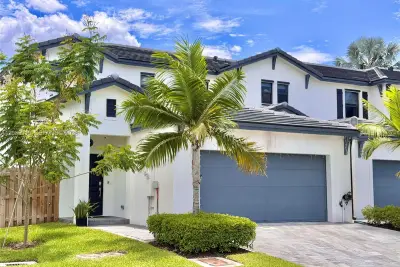 2950 Park Pl #5838, Dania Beach: photo 1 of 41