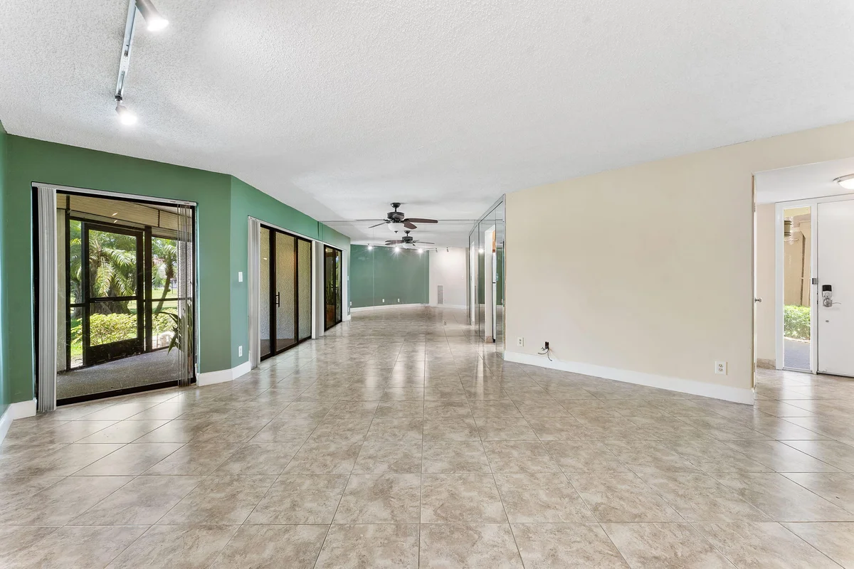 5800 Camino Del Sol #102, Boca Raton: photo 1 of 28