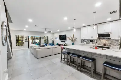 2932 Hidden Harbour Ct, Dania Beach: photo 1 of 33