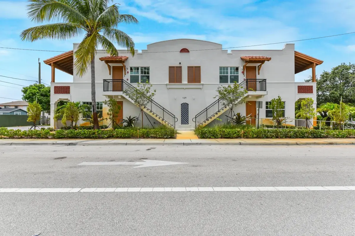 129 S K St, Lake Worth: photo 1 of 25