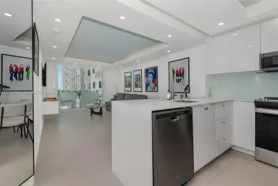 345 Ocean Dr #326, Miami Beach: photo 1 of 26