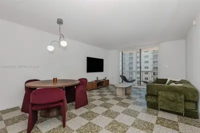401 Ocean Dr #810, Miami Beach: photo 1 of 27
