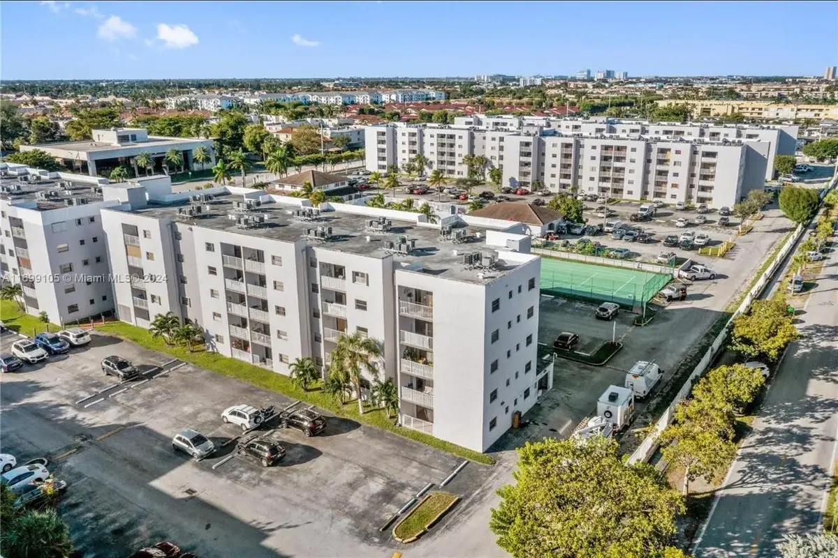 8145 NW 7th St #208, Miami: photo 1 of 28