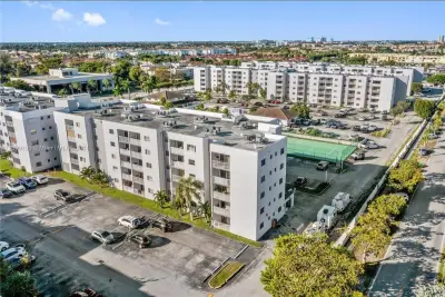8145 NW 7th St #208, Miami: photo 1 of 28