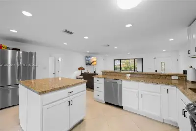 6839 Tradewind Way, Lake Worth: photo 1 of 38