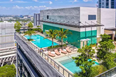 11 NE 6th St #1912, Miami: photo 1 of 76