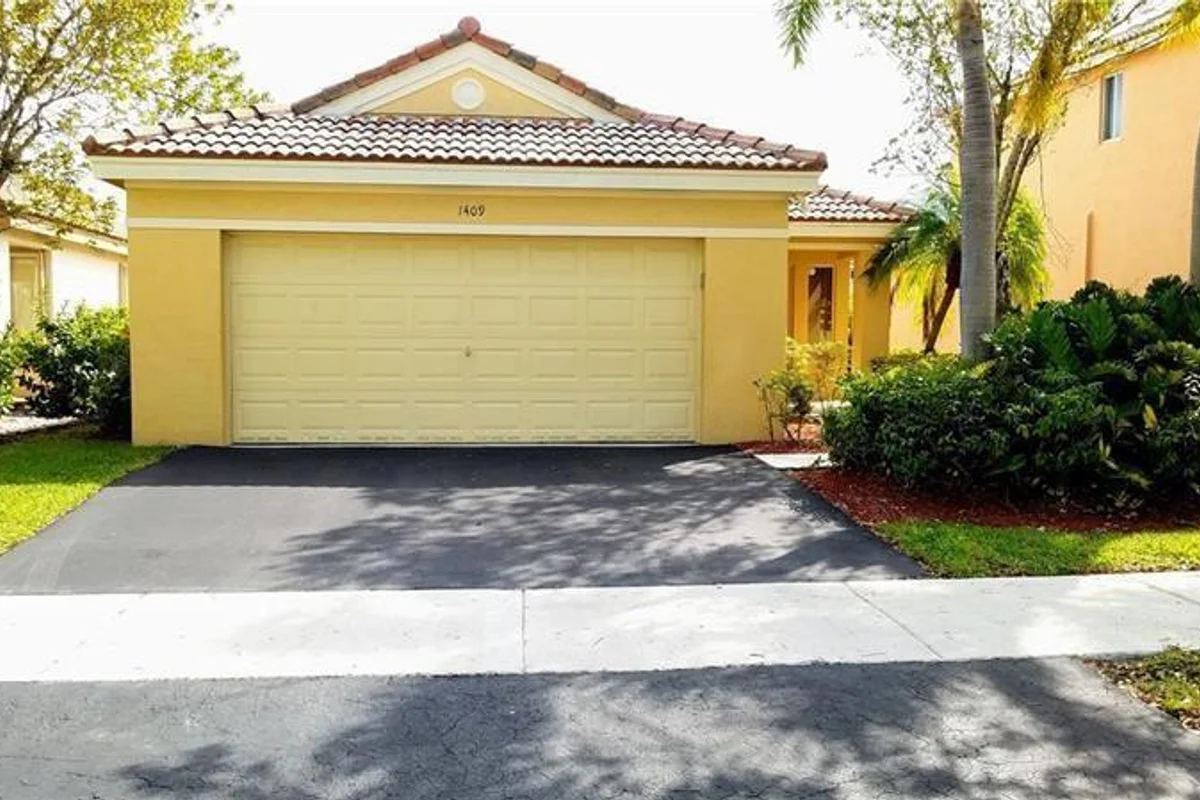 1409 Sabal Trl, Weston: photo 1 of 19