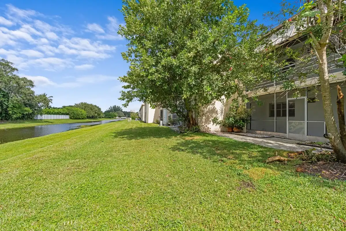 10693 N Military Trl #7, West Palm Beach: photo 1 of 28