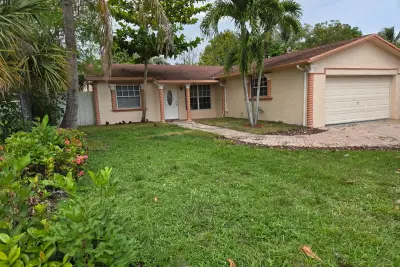 7601 Kimberly Blvd, North Lauderdale: photo 1 of 55