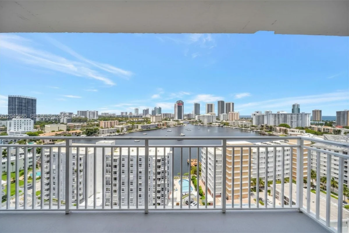 427 Golden Isles Dr #16H, Hallandale Beach: photo 1 of 19