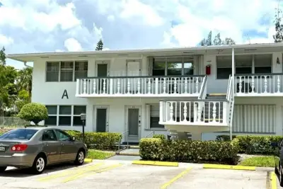 12 Windsor A, West Palm Beach: photo 1 of 48