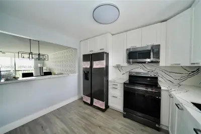 2541 Aragon Blvd #305, Sunrise: photo 1 of 18